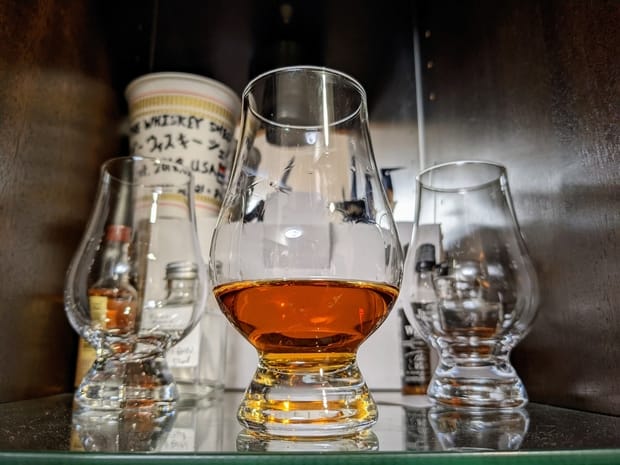 best way to drink bourbon - whiskey rest