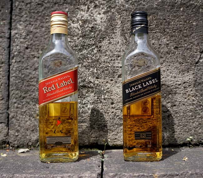 johnnie walker red vs black header